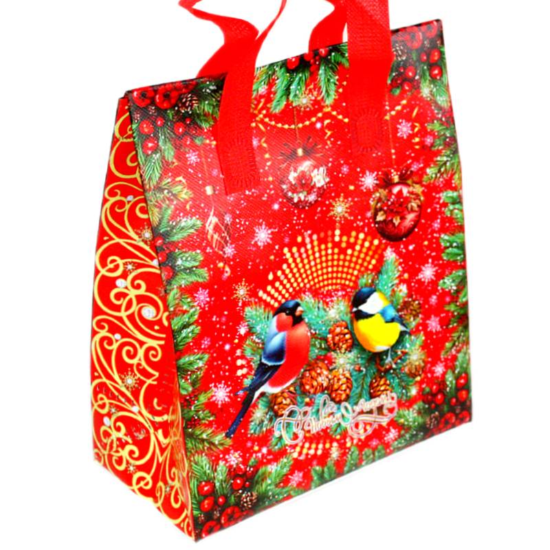 Детский новогодний подарок в картонной упаковке весом 1500 грамм по цене 3158 руб